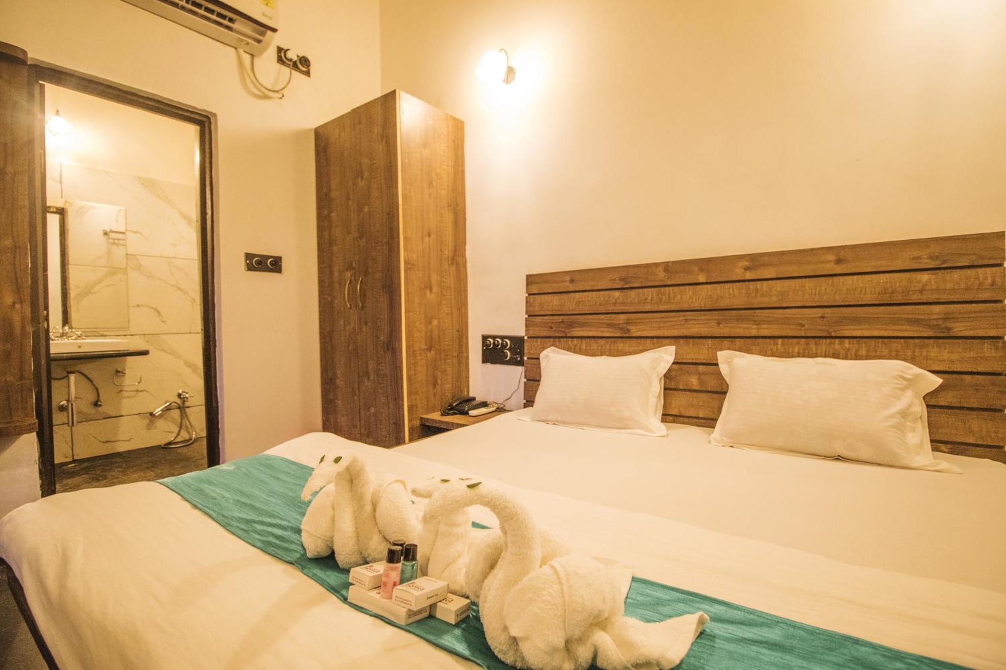 Wowstayz Pachmarhi Ecotel Extérieur photo